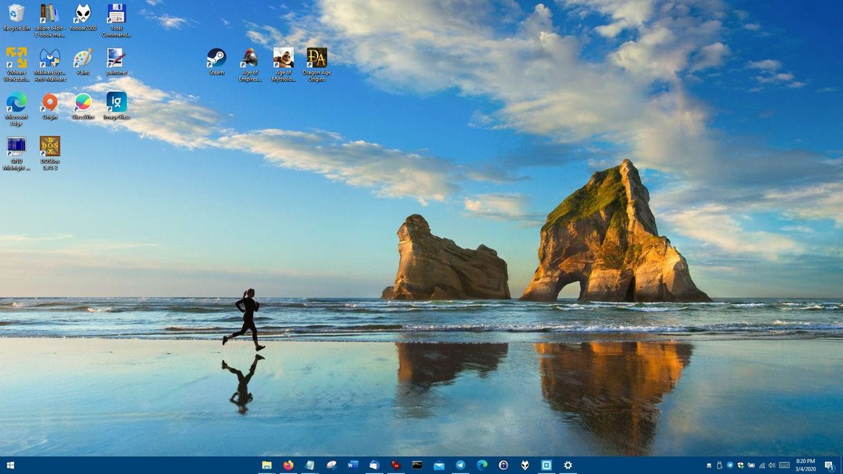Hide the Start Button and System Tray, center the taskbar icons or make it transparent with TaskbarDock